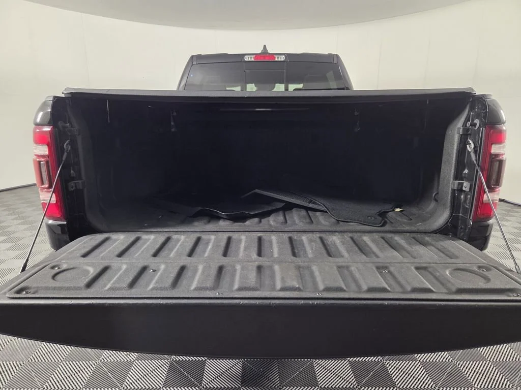 Used 2021 Diamond Black Crystal Pearlcoat Ram Laramie image 27