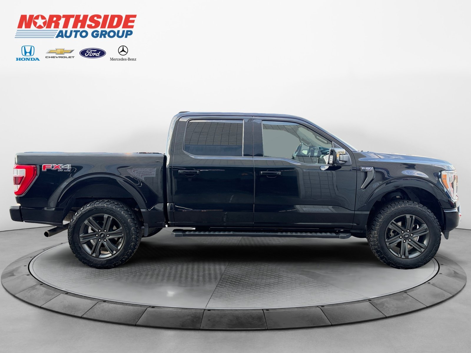 Used 2023 Agate Black Metallic Ford LARIAT image 8