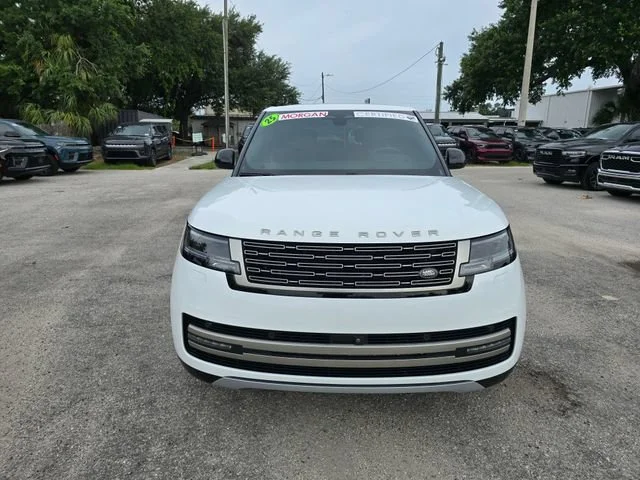 Used 2025 Ostuni Pearl Wht Prem Met Land Rover Autobiography image 8