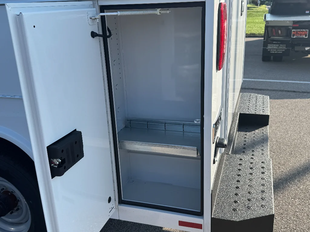 New 2027 Oxford White Ford Knapheide KUV image 8