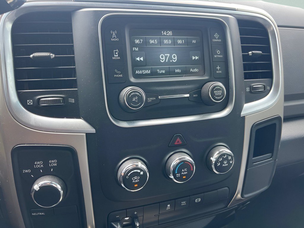 Used 2014 Bright White Clearcoat Ram SLT image 28