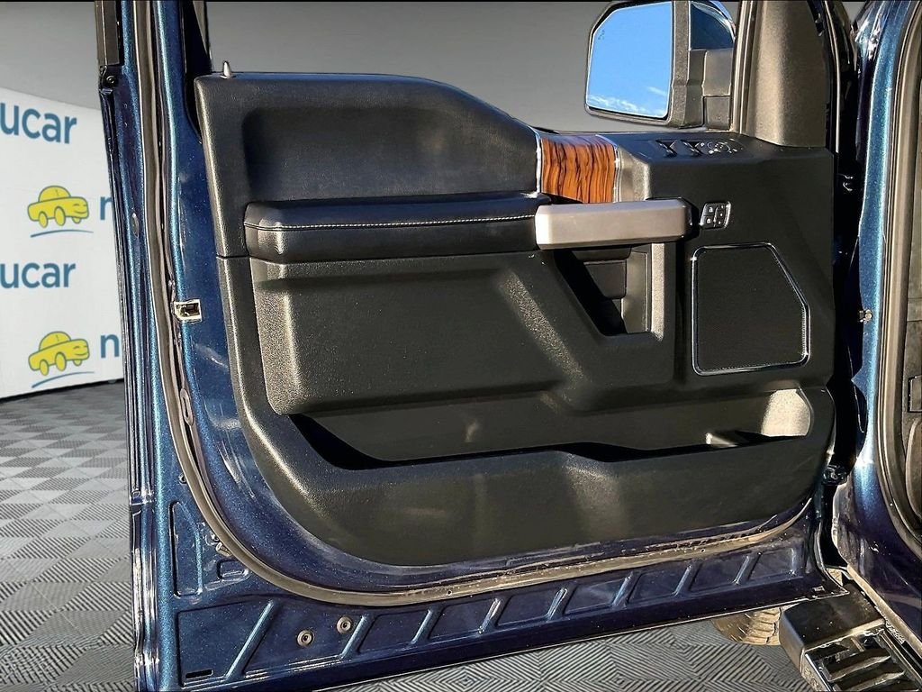 Used 2020 Blue Ford Lariat image 9