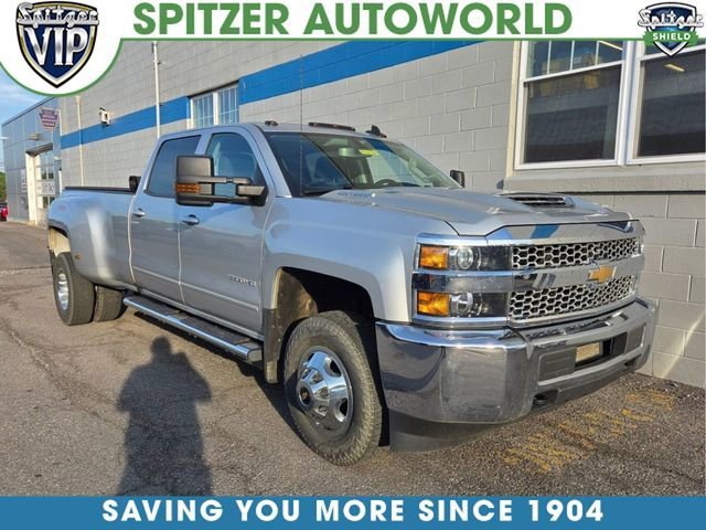 SILVER ICE METALLIC 2019 Chevrolet Silverado 3500HD LT Crew Cab 4WD Pickup Truck Four-Wheel Drive