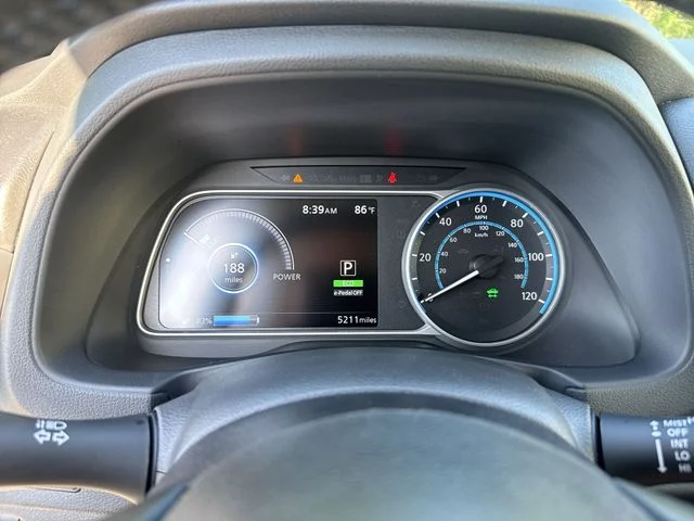 Used 2024 White Nissan SV Plus image 18