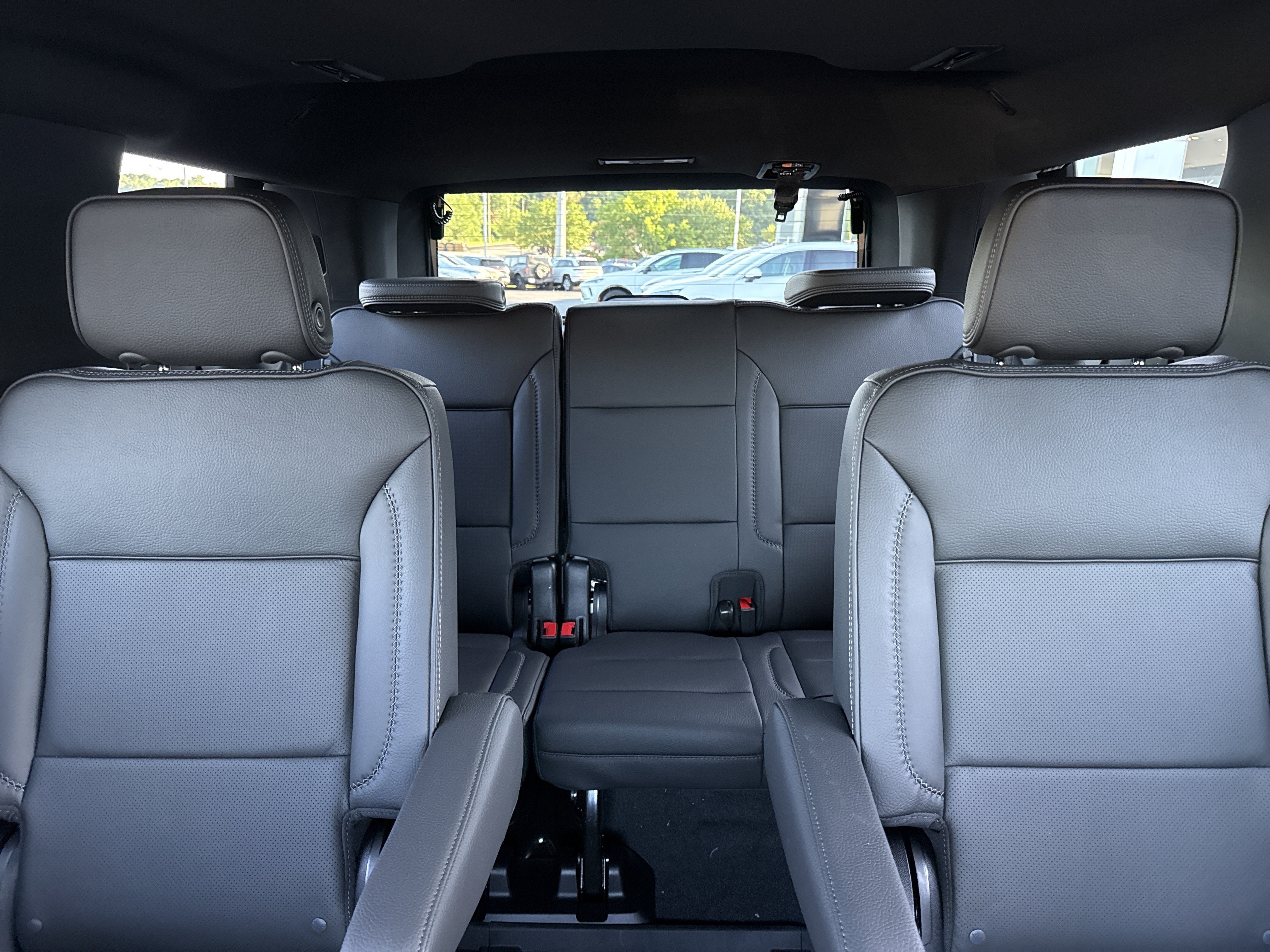 2026 GMC Yukon Denali - Photo 23