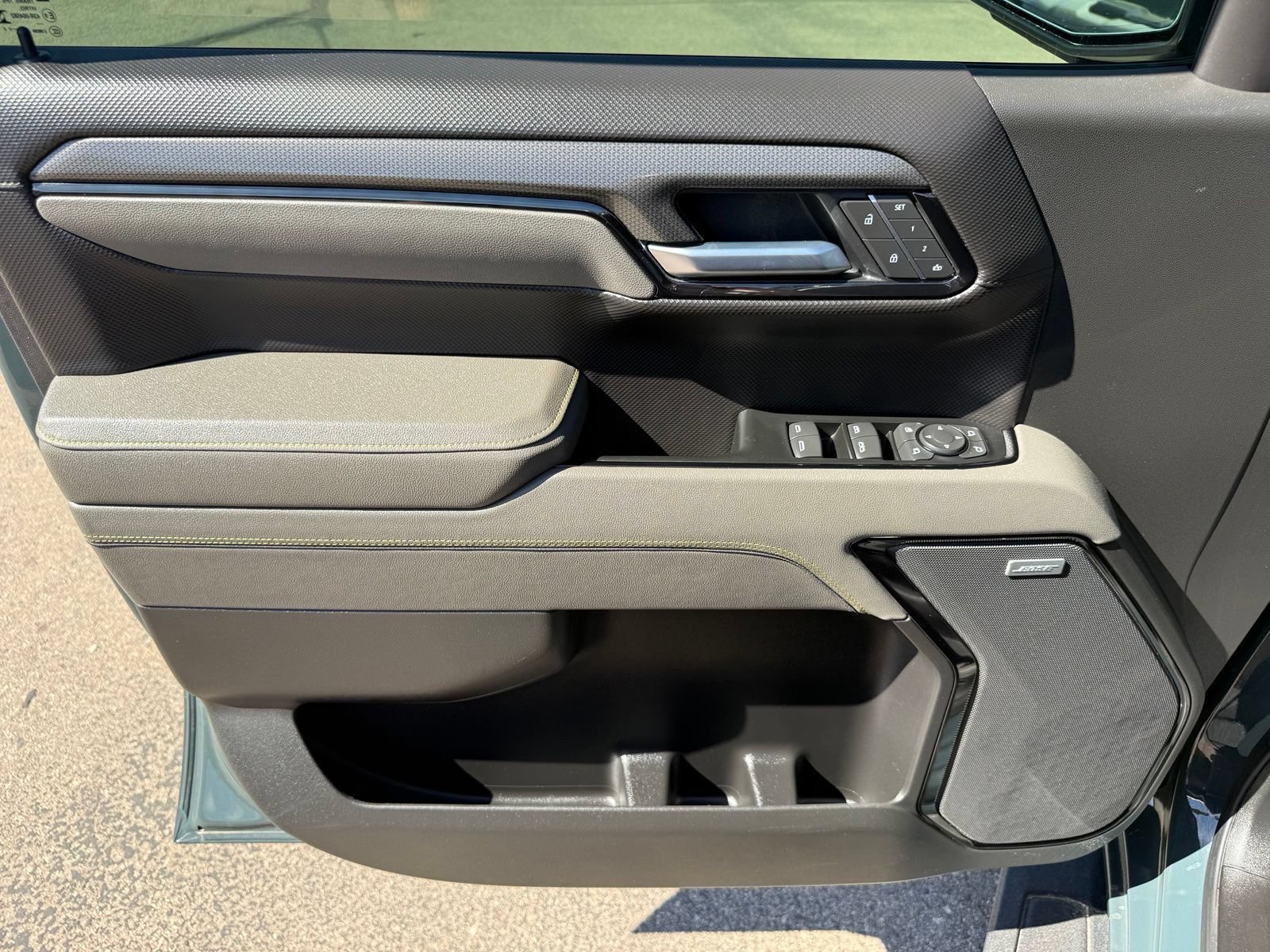 2025 Chevrolet Silverado 1500 ZR2 - Photo 15
