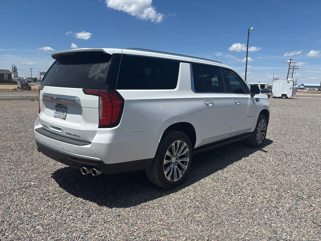 Used 2021 White GMC Denali image 4