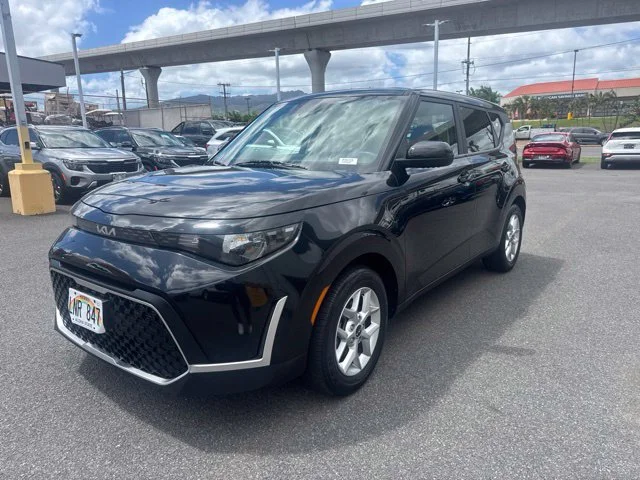 Certified Used 2025 Black Kia LX image 1