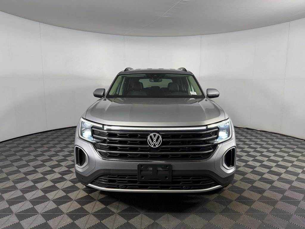 Used 2024 Silver Volkswagen 2.0T SE w/Technology image 4