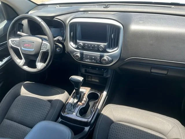 Used 2018 QUICKSILVER METALLIC GMC 2WD SLE image 17