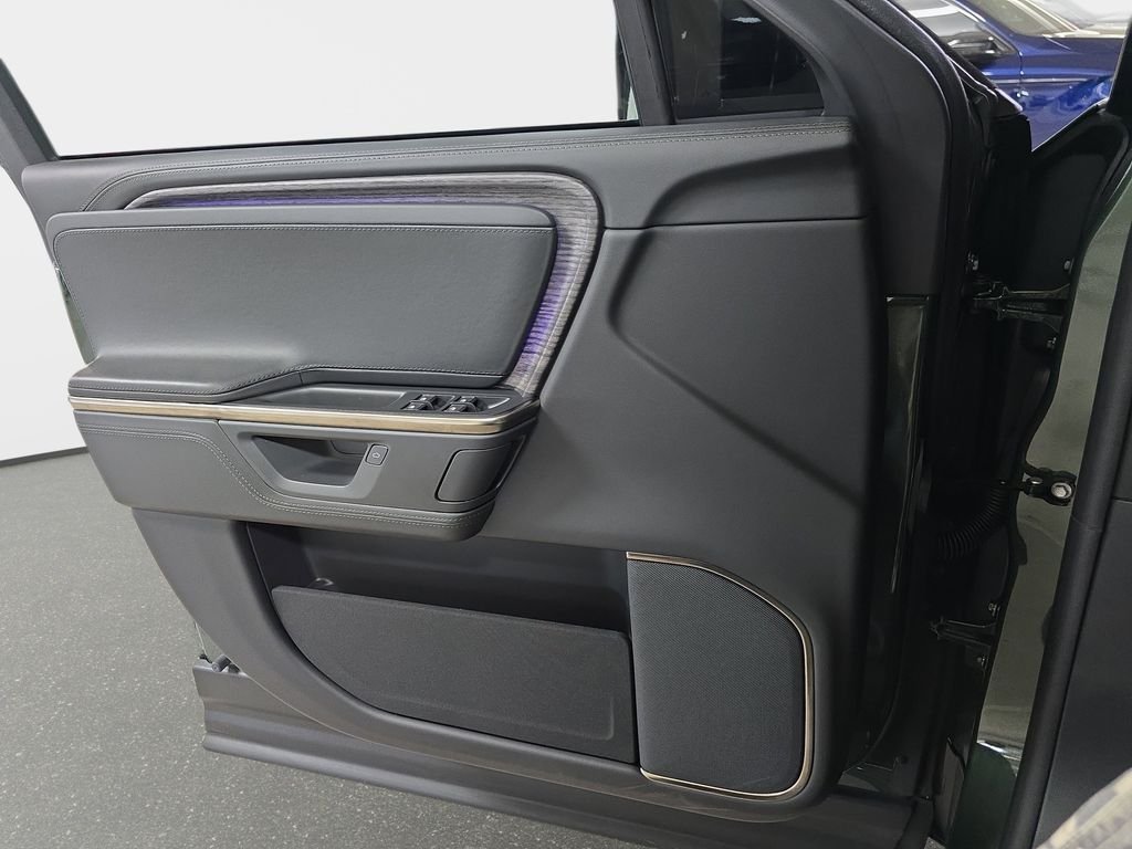 Used 2026  Rivian  image 27