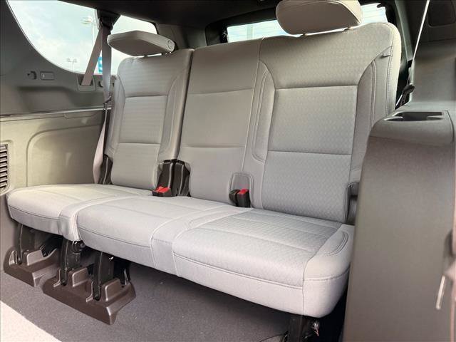 2026 Chevrolet Suburban LS - Photo 7