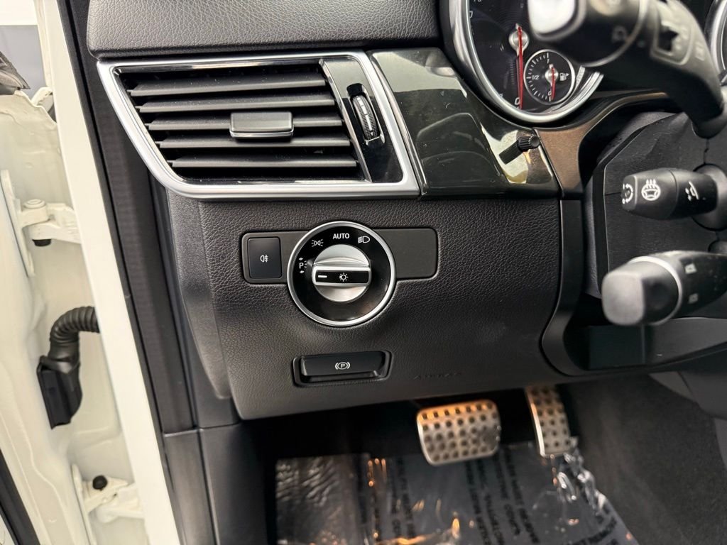 Used 2019 White Mercedes-Benz GLE 400 image 43