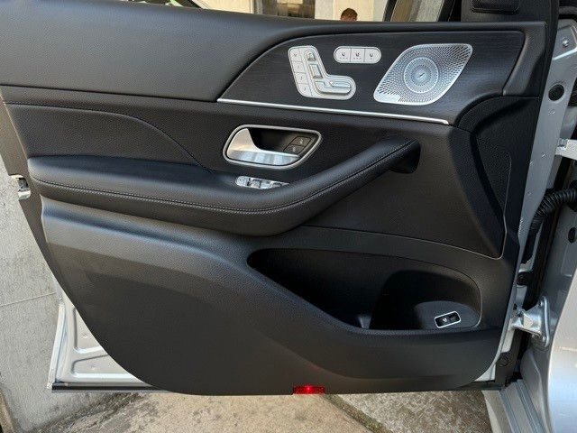 Certified Used 2025  Mercedes-Benz GLE 580 image 21