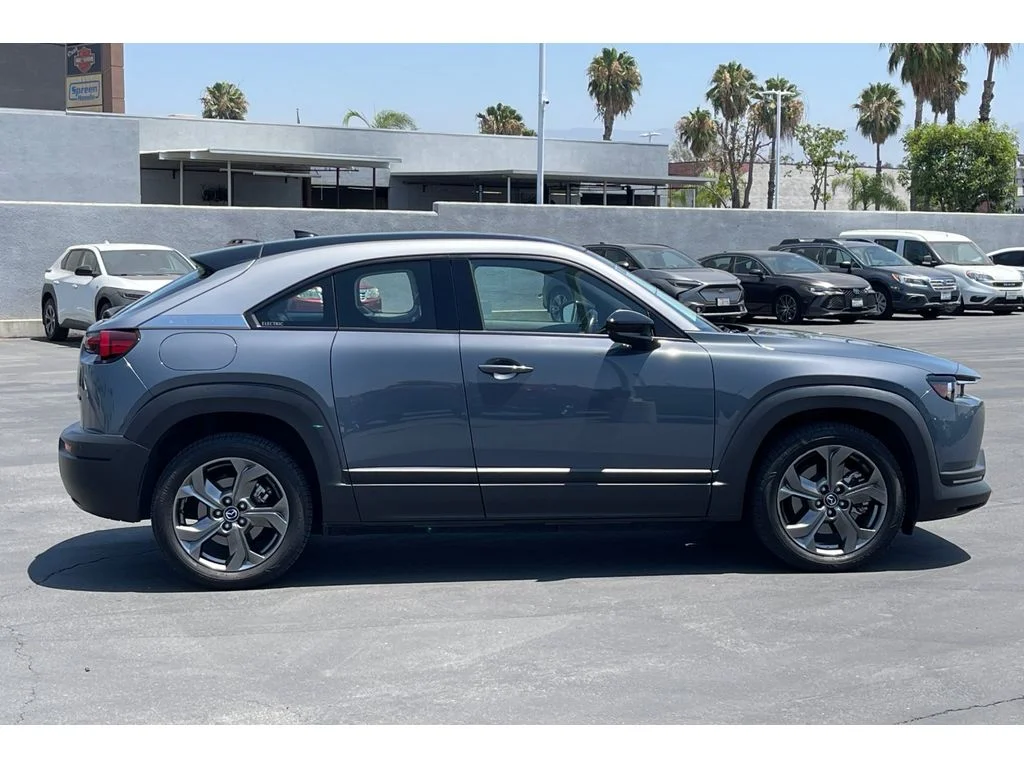 Used 2022 Polymetal Gray Metallic Multi-Tone Mazda Premium Plus Package image 8