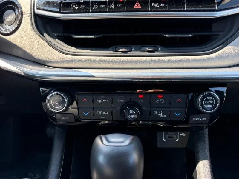 Used 2024 Gray Jeep Limited image 13