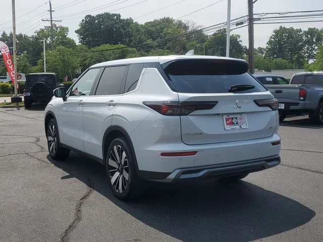 Used 2025  Mitsubishi SE image 27