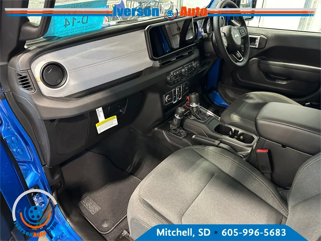 New 2026 Hydro Blue Pearlcoat Jeep Sport RHD image 30