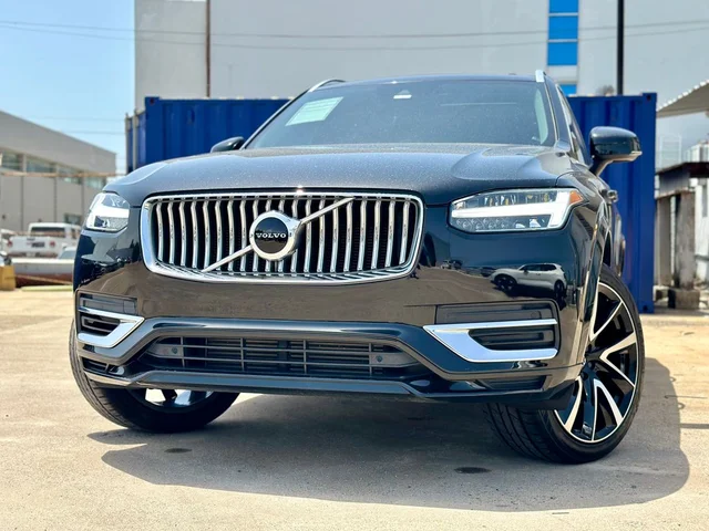 2022 Volvo XC90 Recharge Plug-In Hybrid T8 Inscription Expression 7 Passenger