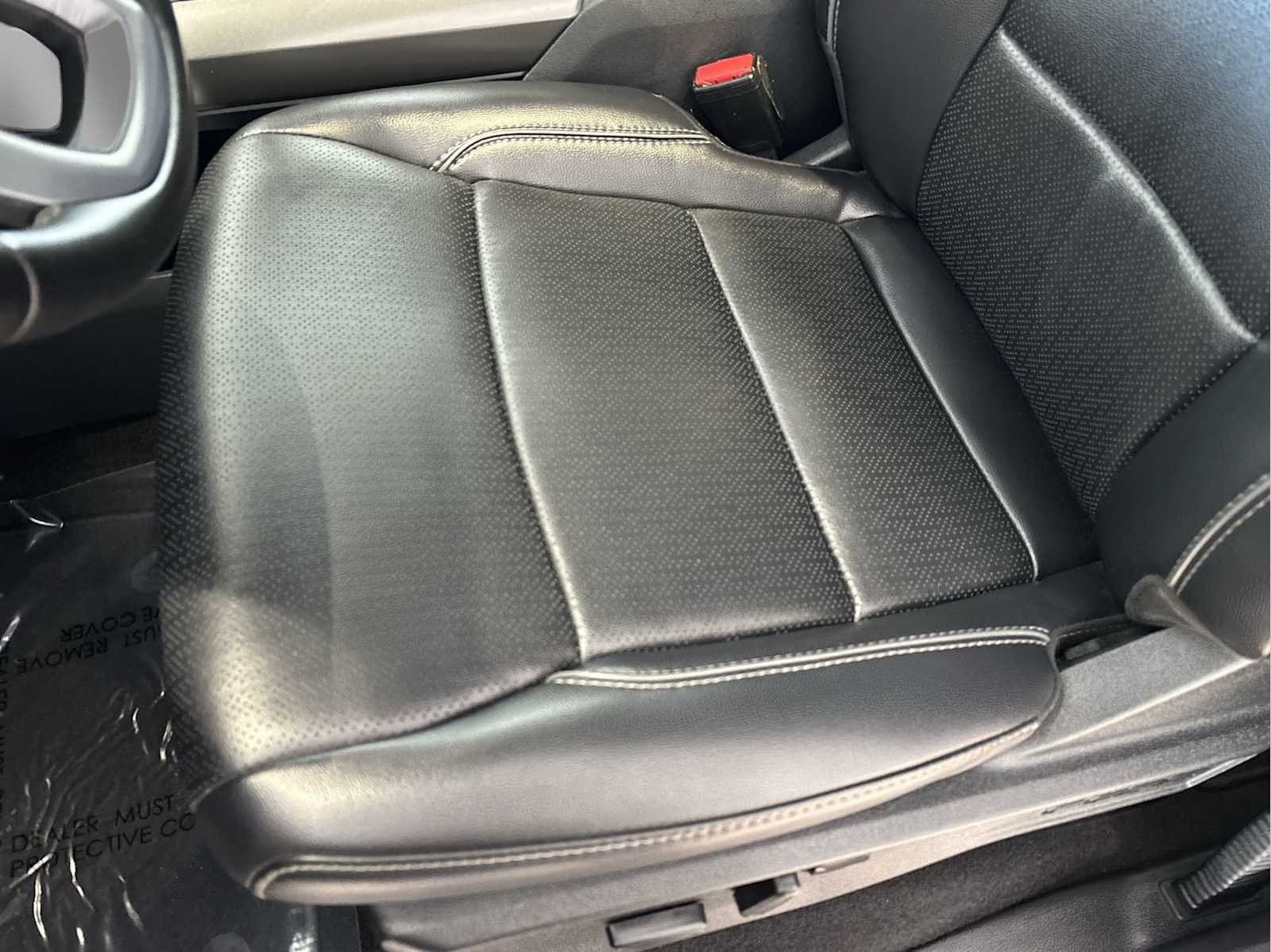 Used 2025 Agate Black Metallic Ford LARIAT image 18