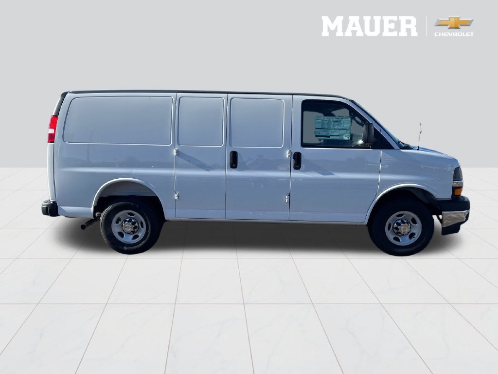 2026 Chevrolet Express Cargo Work Van - Photo 8