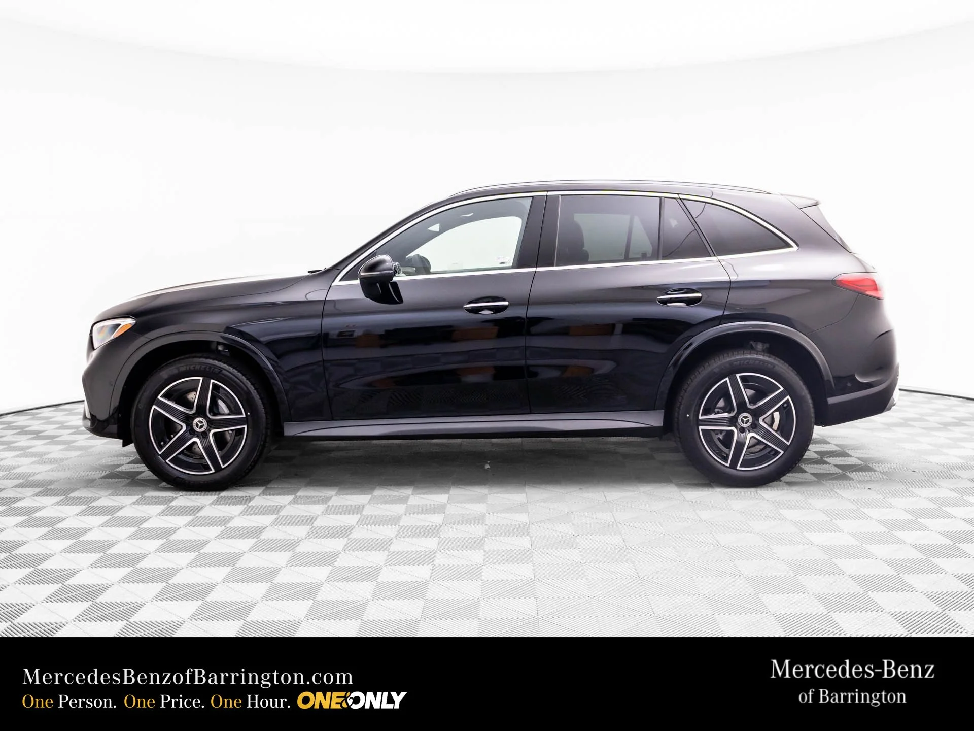 New 2026 Black Mercedes-Benz GLC 300 image 2