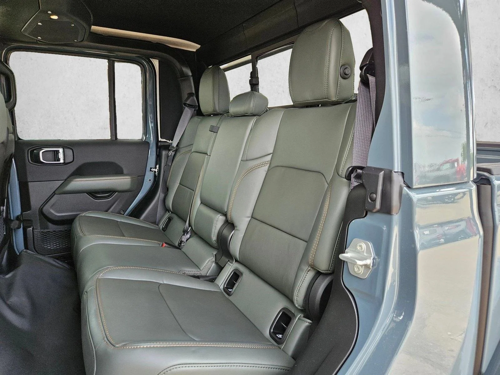 New 2026 Anvil Clearcoat Jeep Mojave X image 17