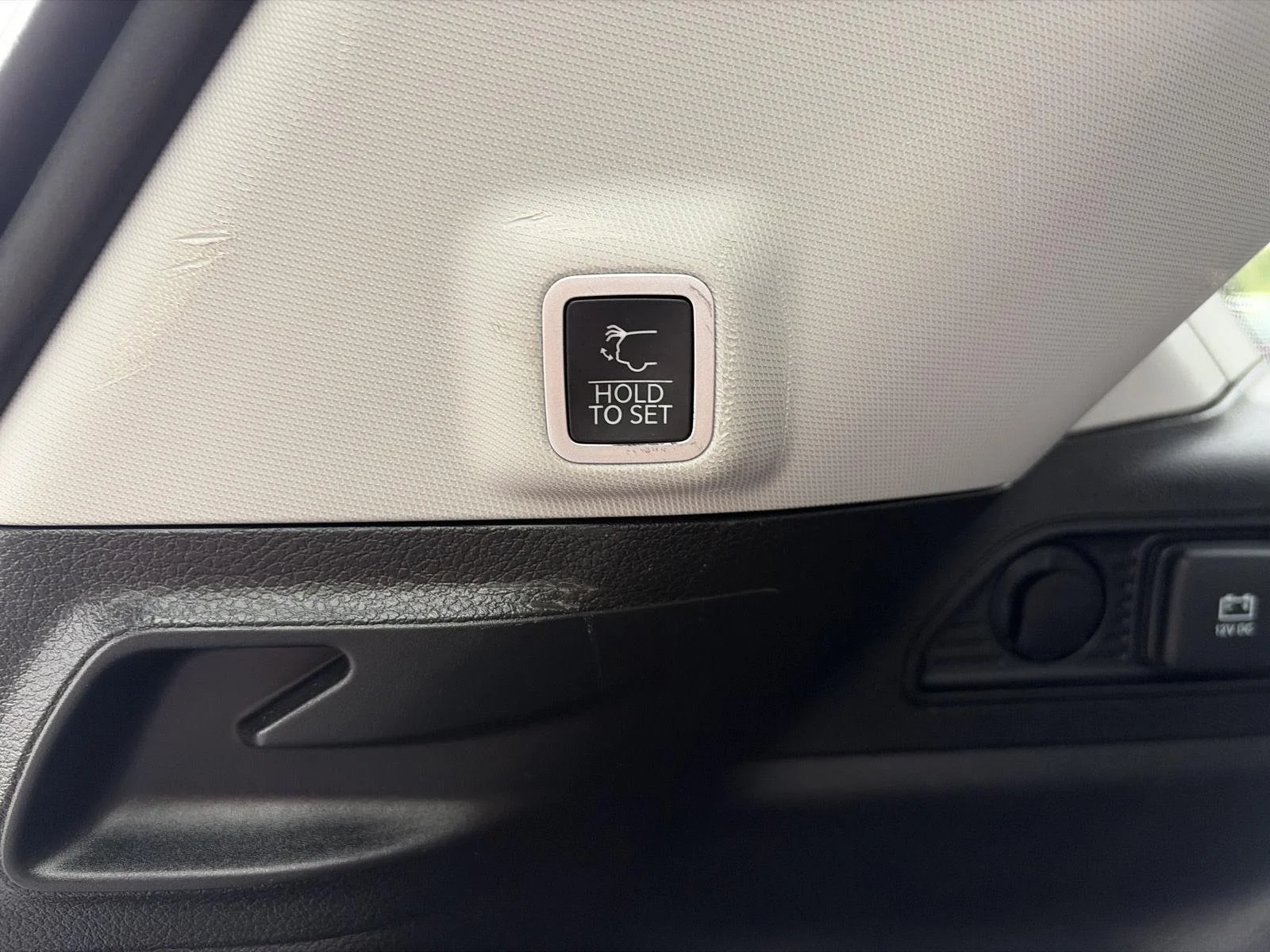 Used 2023 Baltic Gray Metallic Clearcoat Jeep Laredo image 11