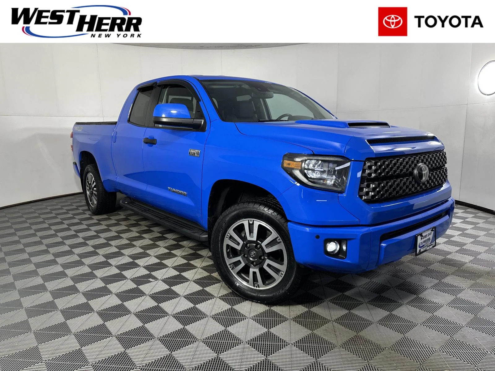 Used 2020 Voodoo Blue Toyota SR5 image 1