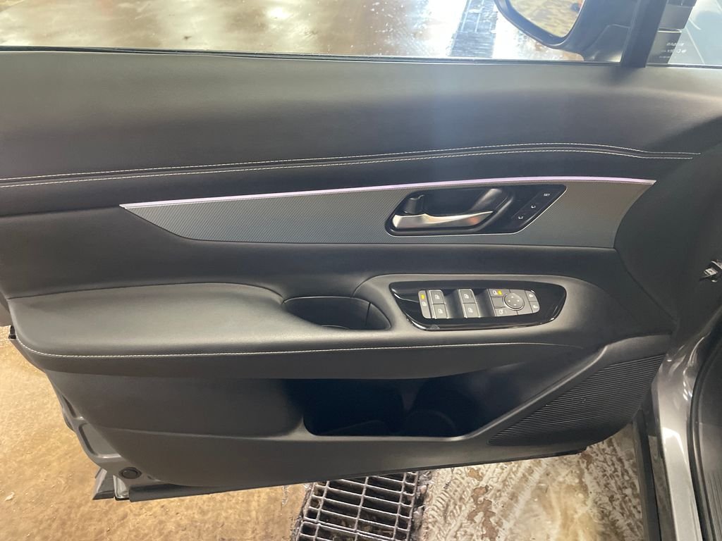 Used 2025 Gray Nissan SL image 18