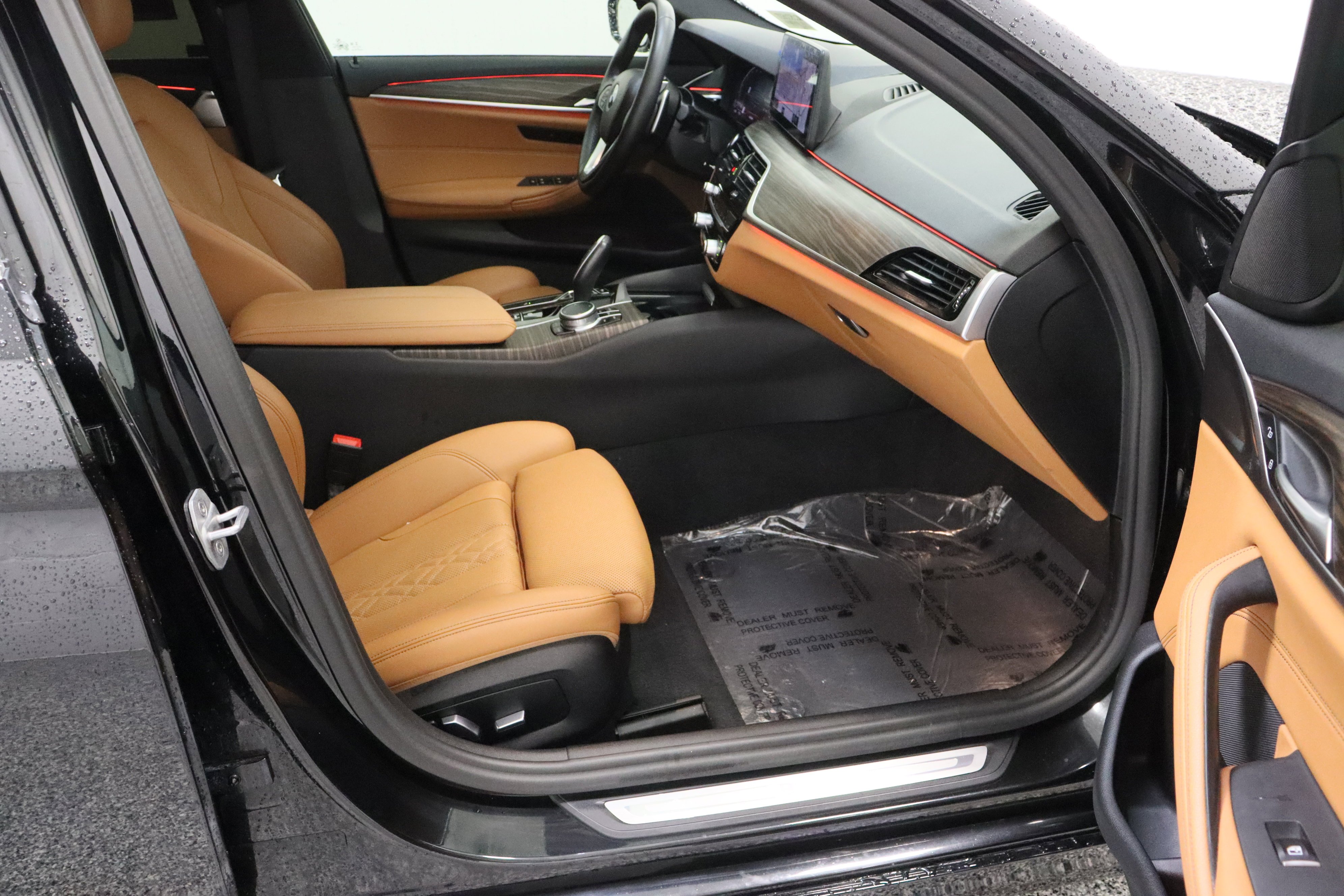 Used 2022 Black Sapphire Metallic BMW 530i xDrive 2.0T image 41