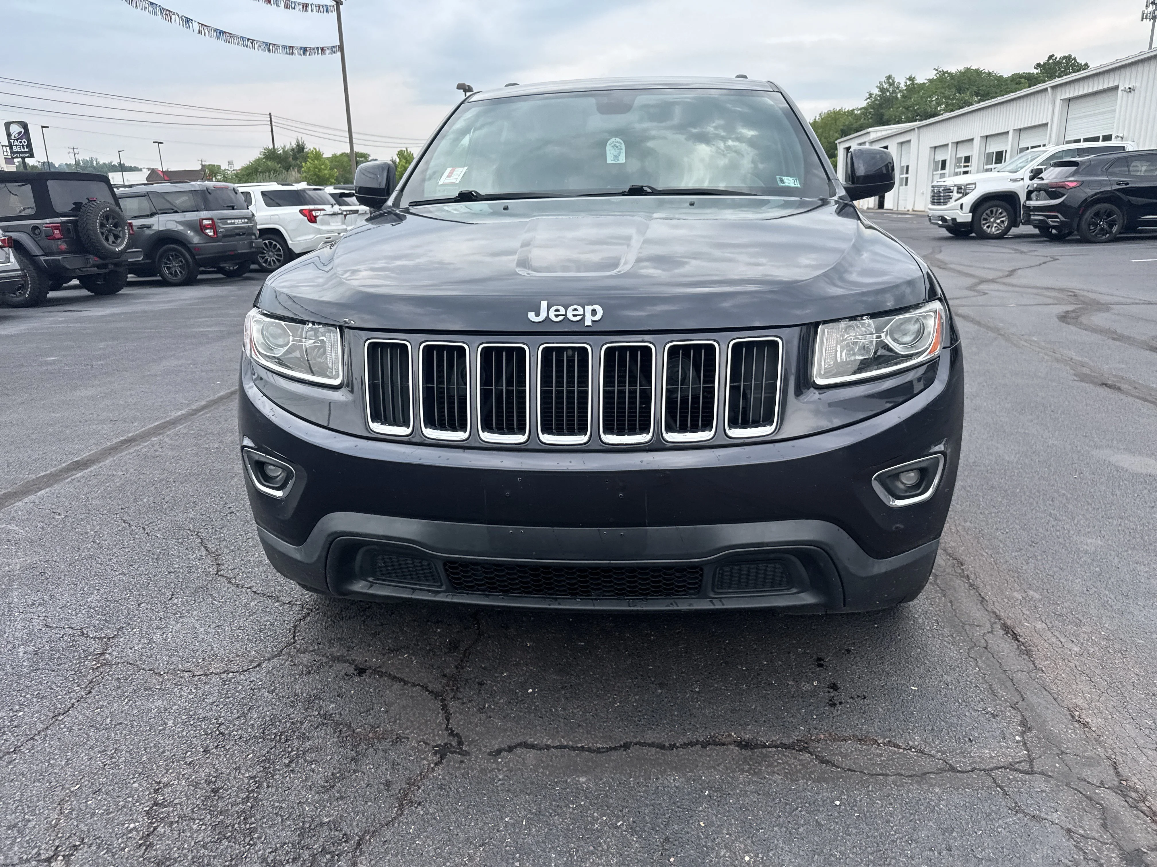 Used 2014 Maximum Steel Metallic Clearcoat Jeep Laredo image 9