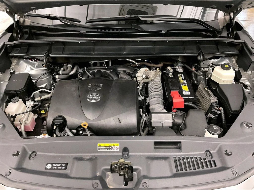 Used 2021 Silver Toyota XSE image 14