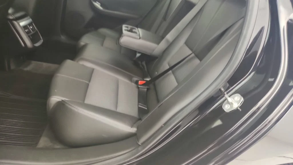 Certified Used 2016 MOSAIC BLACK METALLIC Chevrolet LT image 22
