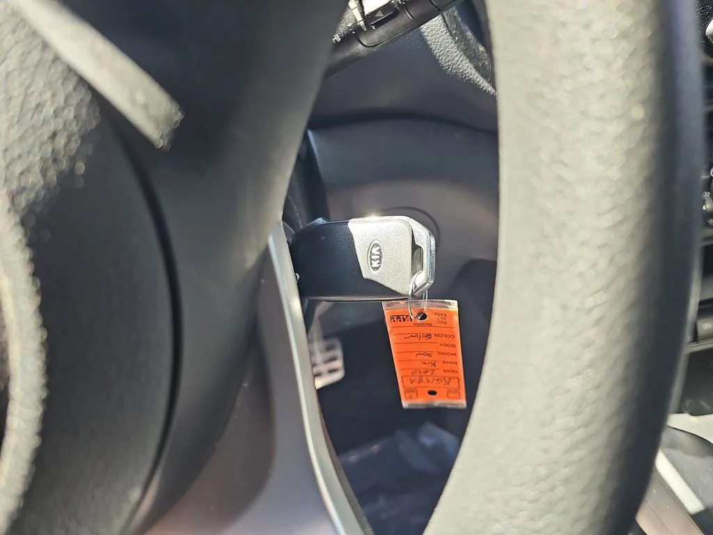 Used 2020 Silver Kia S image 34