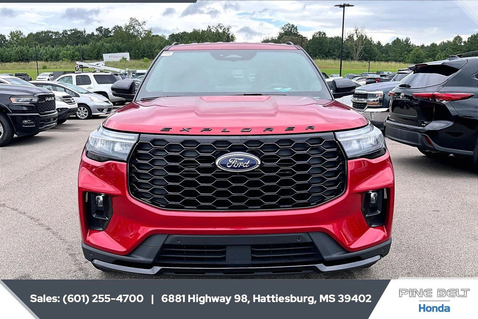 Used 2025 Rapid Red Metallic Tinted Clearcoat Ford ST-Line image 5
