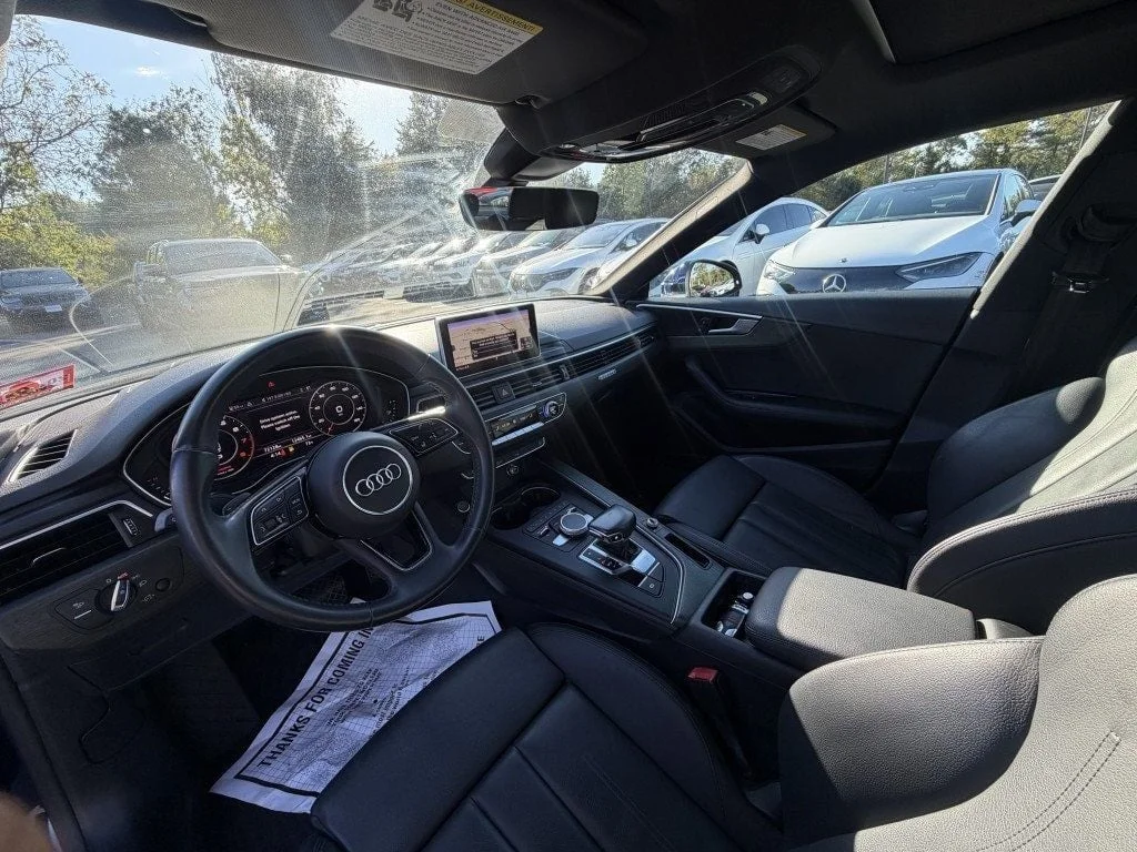 Used 2019 Navarra Blue Metallic Audi  image 14