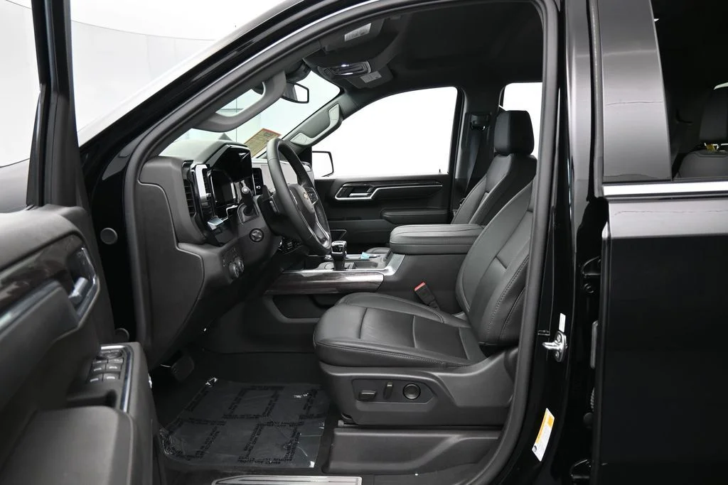 Used 2026 Black Chevrolet LTZ image 11
