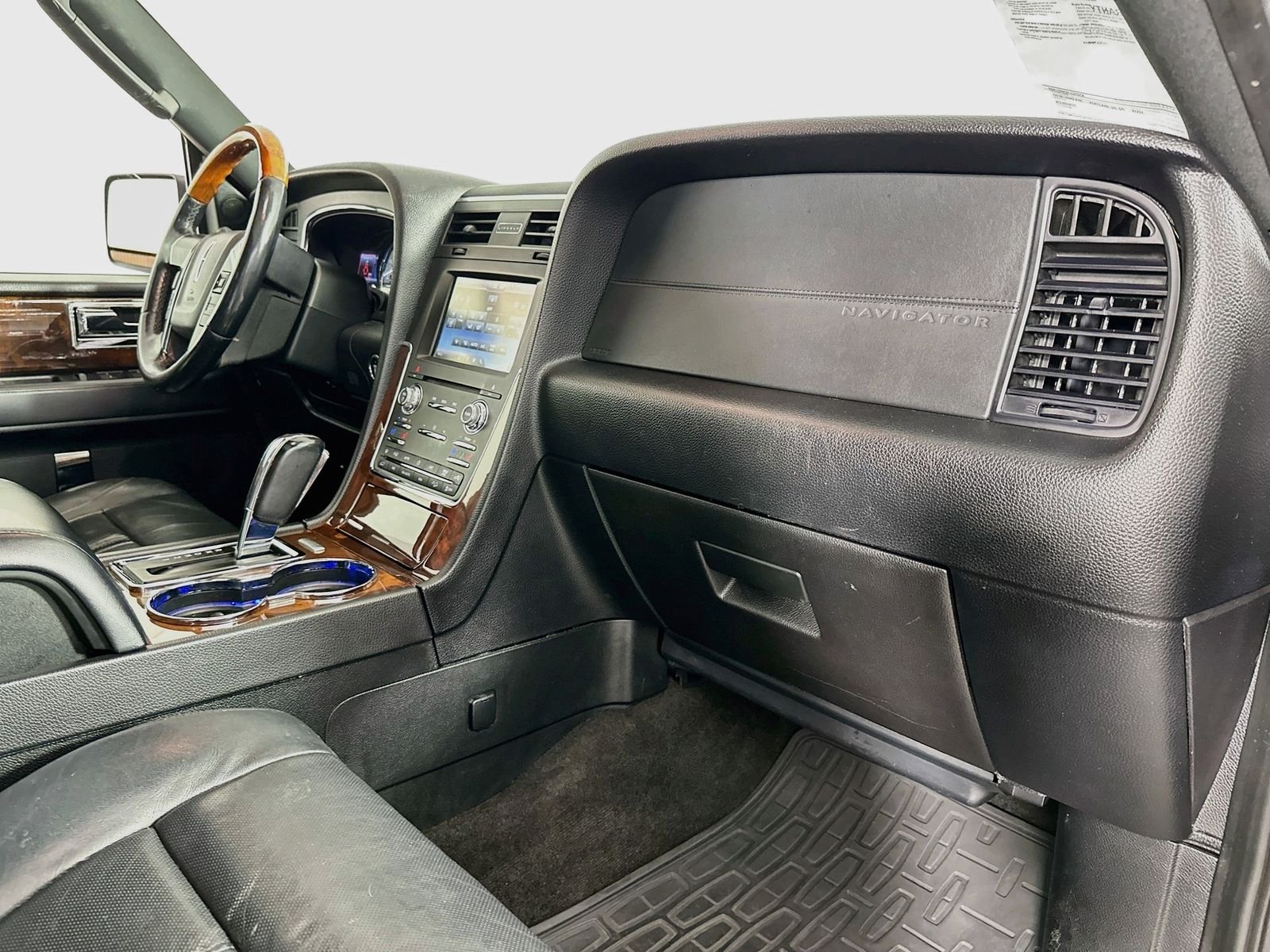 Used 2015 Magnetic Metallic Lincoln Base image 32