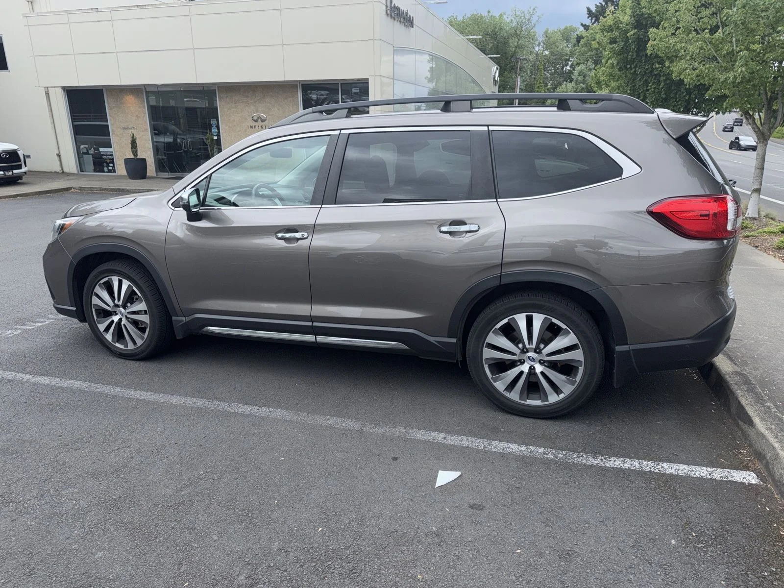 2021 Subaru Ascent Touring's photo