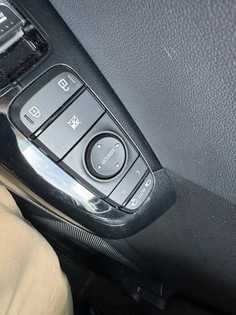 Used 2020 Snow White Pearl Kia SX image 21
