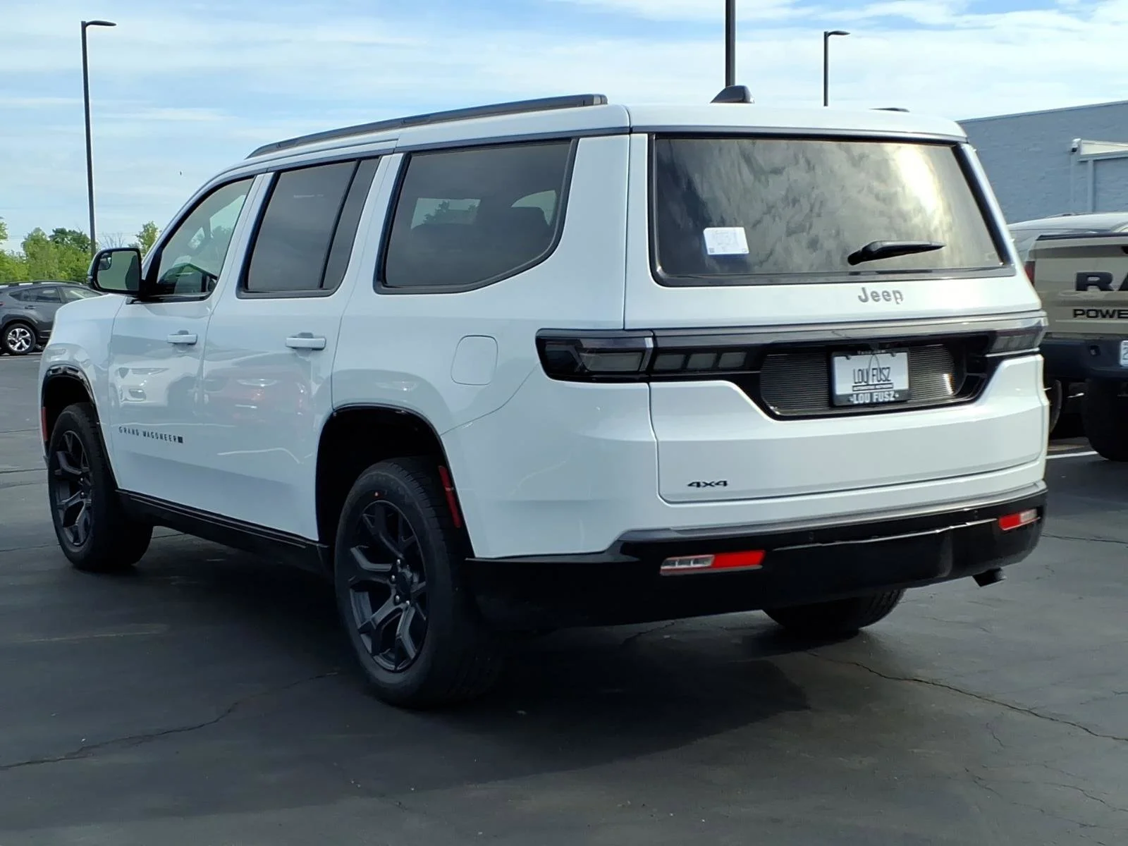 New 2026 Bright White Clear-Coat Exterior Paint Jeep Limited Altitude image 4
