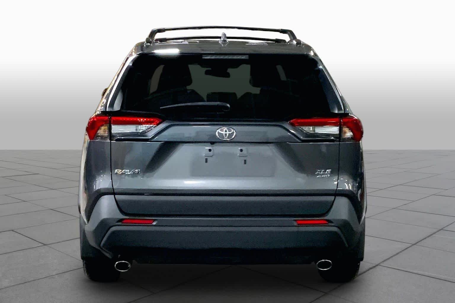 Used 2023 Magnetic Gray Metallic Toyota XLE image 5