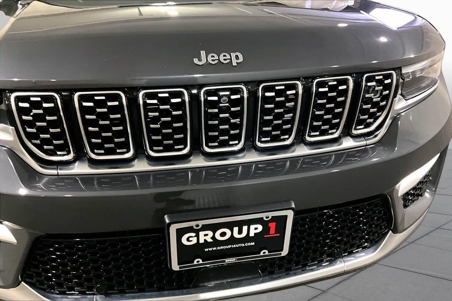 Used 2023 Baltic Gray Metallic Clearcoat Jeep Summit image 31