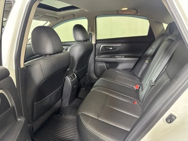 Used 2018 White Nissan 2.5 SL image 12