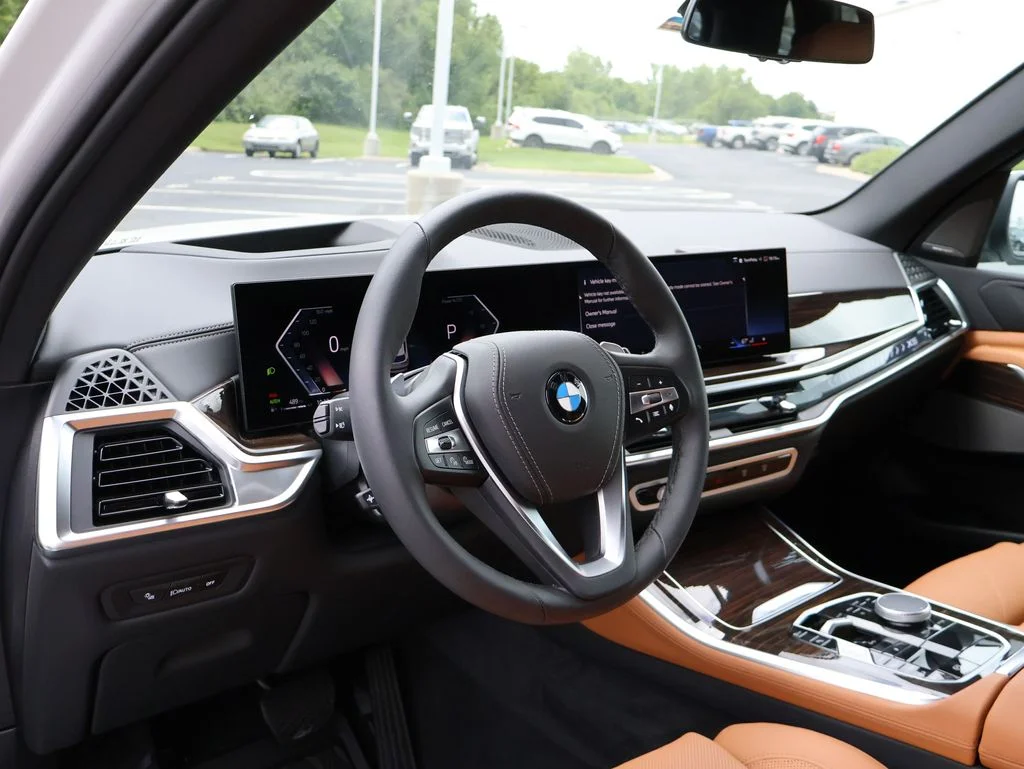 Used 2026 White BMW xDrive40i image 17