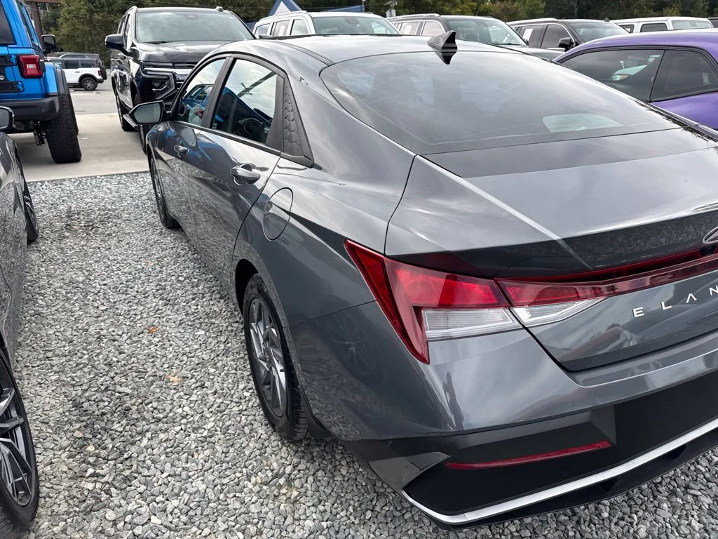 Used 2024 Gray Hyundai SEL image 3