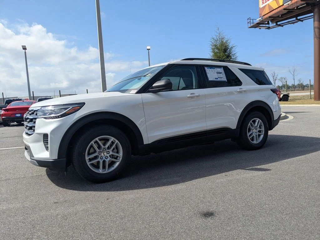 New 2026 Star White Metallic Tri-Coat Ford Active image 8