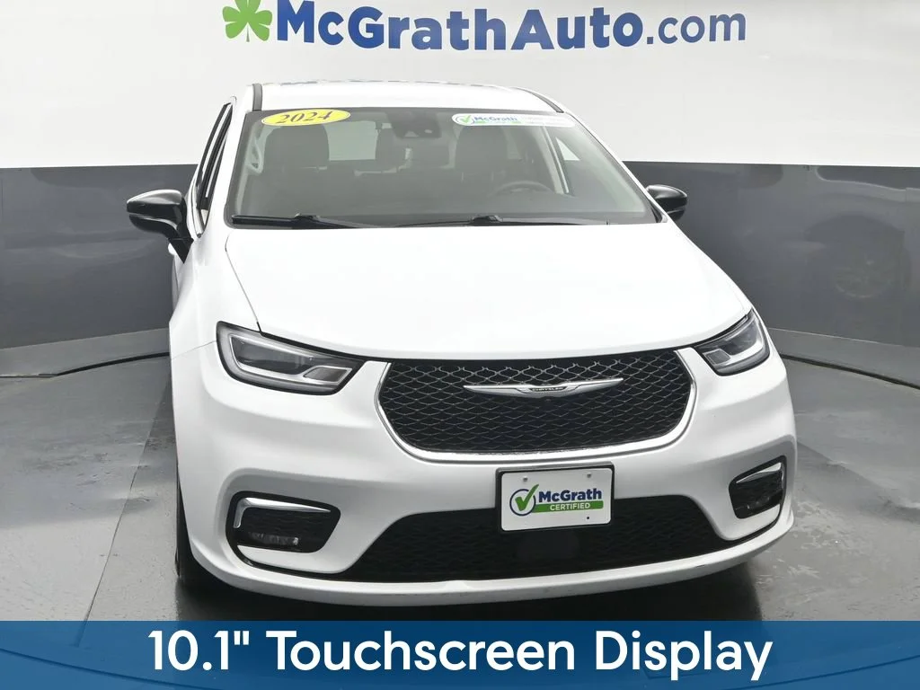 Used 2024 White Chrysler Touring L image 5