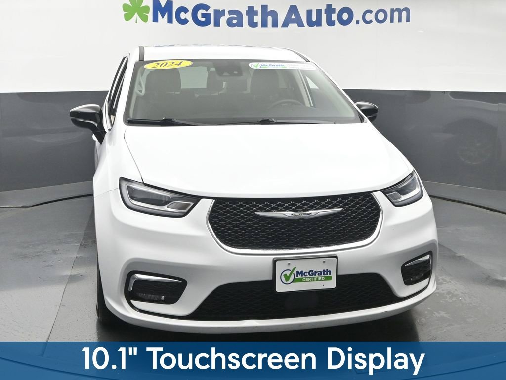 Used 2024 White Chrysler Touring L image 5